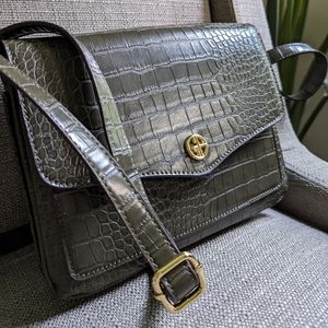 NWOT Giani Bernini olive green faux croc crossbody bag - autumn, fall color